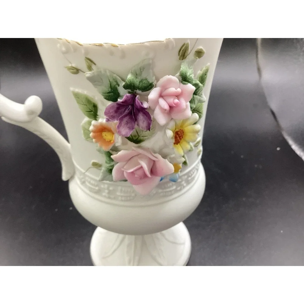 Vintage Lefton Pitcher Bud Vase Gold Tone Trim Handle Hand Painted‎ Roses 6
